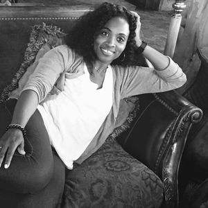 Meet your Posher, Crystal